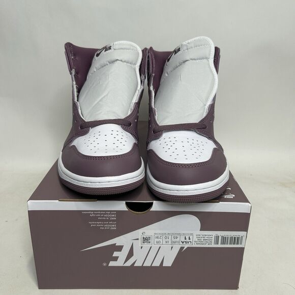 Athletic_Shoes